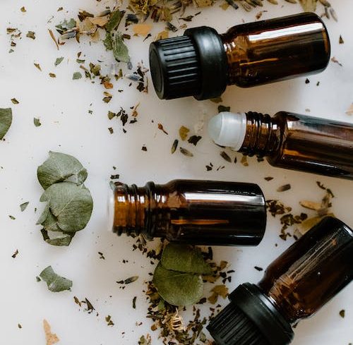 The-Power-of-Scent:-9-Benefits-of-Using-Ritual-Oils-Regularly